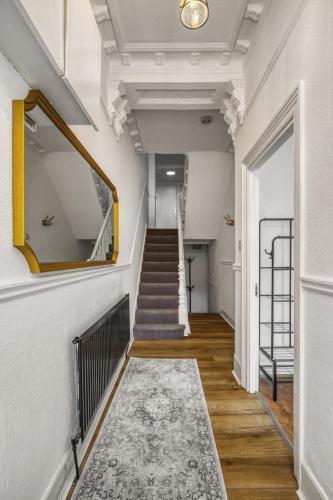 4 Bedroom Dalston Apartment - Tap to explore photos