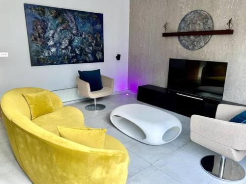 Regent's Park 1 bed with terrace - Tap to explore photos