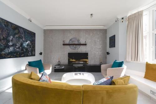 Regent's Park 1 bed with terrace - Tap to explore photos