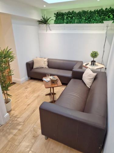 charming 2 bedroom in central london - Tap to explore photos