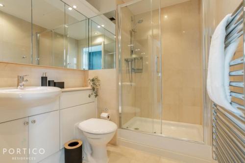 Portico Residences - Stunning Penthouse with River Views in Battersea - Tap to explore photos