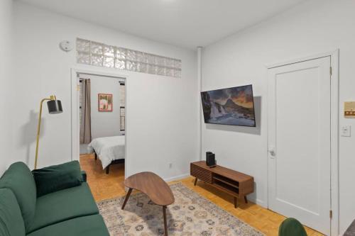 Cozy 1BR in the Upper East Side - Tap to explore photos