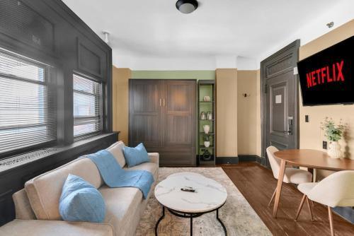 Cozy 2BR Apartment with Gym and Walk to Times Square - Tap to explore photos