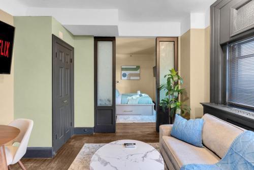 Cozy 2BR Apartment with Gym and Walk to Times Square - Tap to explore photos