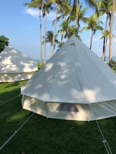 Glamping Kaki - Large Bell Tent - Tap to explore photos