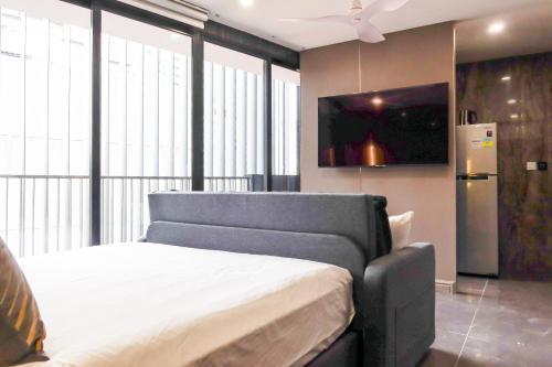 RR Studios & Suites Room Type - Studio with Balcony