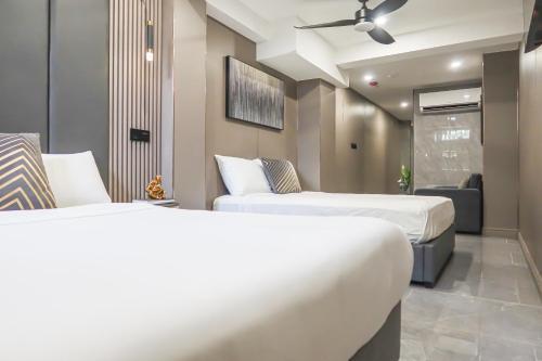 RR Studios & Suites Room Type - Deluxe Double Studio