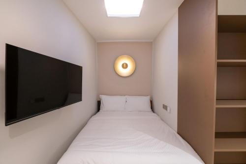 Habyt Novena Room Type - Urban Studio Queen