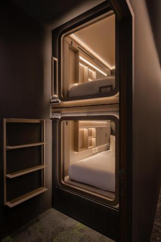 Cube Social Boutique Capsule Hotel at Boat Quay - Tap to explore photos