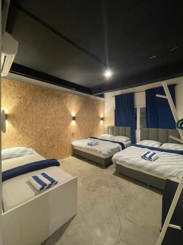 MAXi MaMa Room Room Type - Deluxe Queen Room with Two Queen Beds