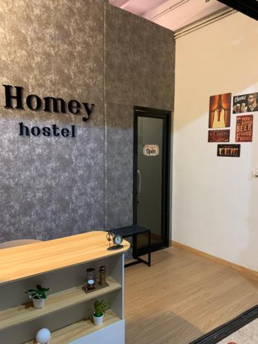 Homey Hostel Khaosan - Tap to explore photos