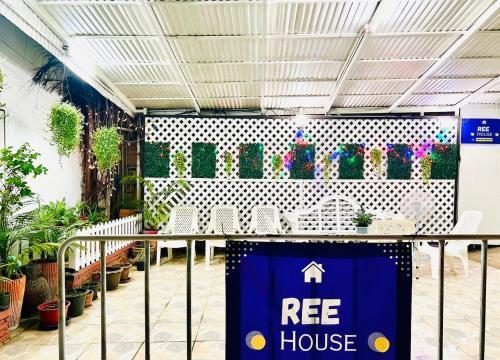 ReeHouse@Soi cowboy/Asoke BTS