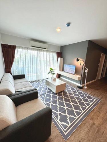 Family Room in Charan Pinklao - Tap to explore photos