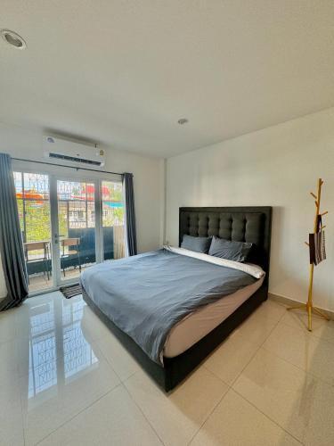 Pinklao Traveler's House