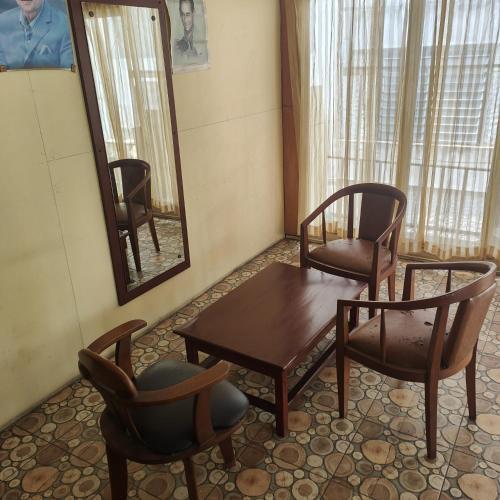 J Place Studio 204 with free Wifi, near Skytrain - Tap to explore photos