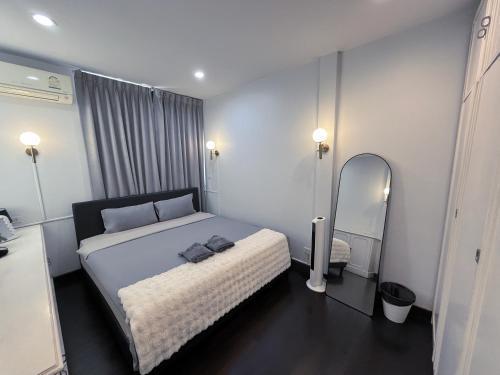 Single house 4BR parking and kitchen in Sukhumvit49-1 - Tap to explore photos
