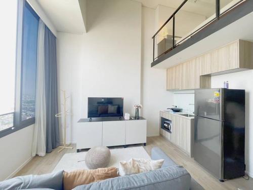 2209 Duplex apartment 高层景观公寓 BTS ON NUT - Tap to explore photos