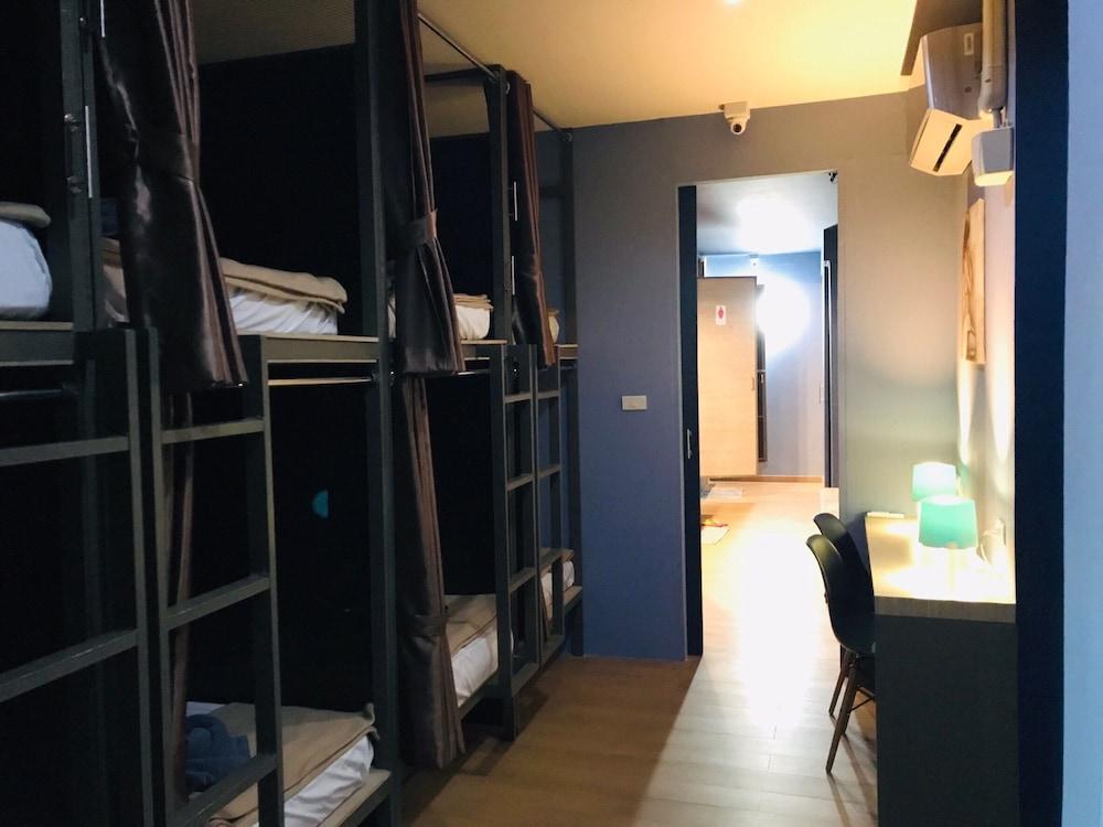 Sleep Cafe at Hidee Room Type - Basic Shared Dormitory, Balcony