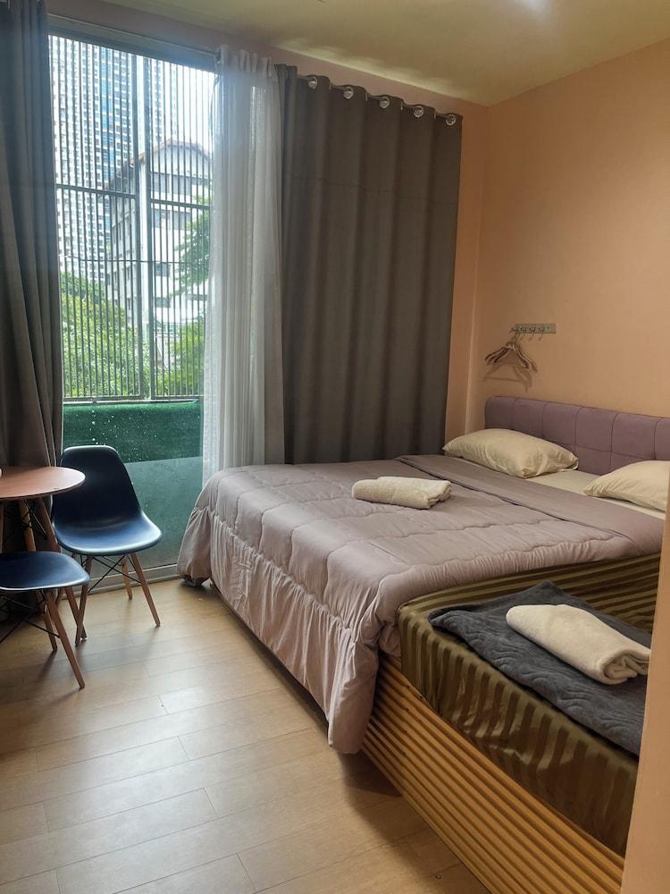 Sleep Cafe at Hidee Room Type - Basic Triple Room