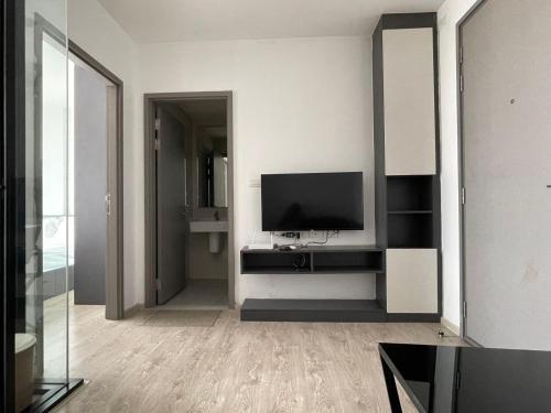 The Base Central Pattaya by Adam Room Type - Studio with Balcony