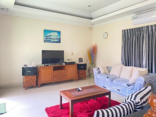 芭提雅南部,beach 600M,5BR Villa - Tap to explore photos