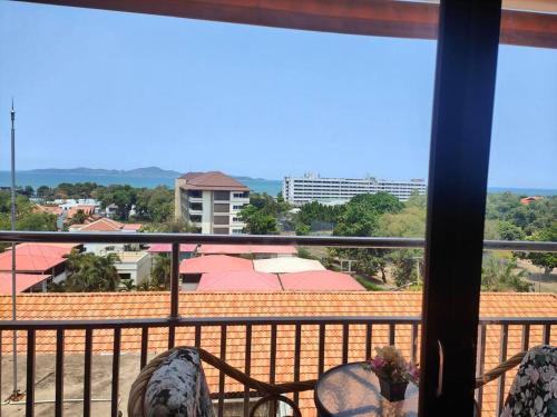 sombat condo seaview 1 bedroom 71 - Tap to explore photos