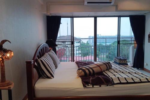 sombat condo seaview 1 bedroom 71