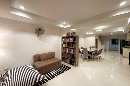 Cozy&Beach House-2BRs, Beach, Walking St, Pier - Tap to explore photos
