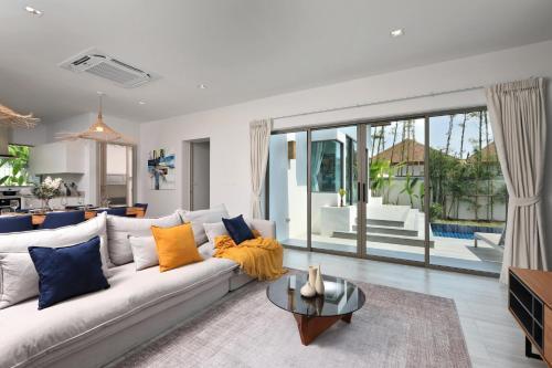 4bdr Pool Villa Suksan Rawai by CapitalPro - Tap to explore photos