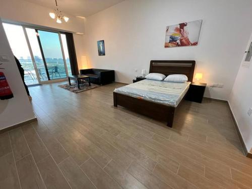 Furnished & Serviced Studio - Tap to explore photos