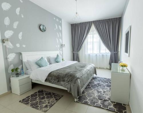 Super 2 Bedroom Sea Front (City View) - Tap to explore photos