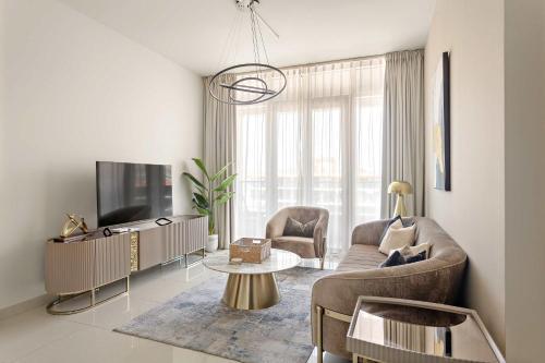 Silkhaus Big Layout unit Near Reem Mall - Tap to explore photos