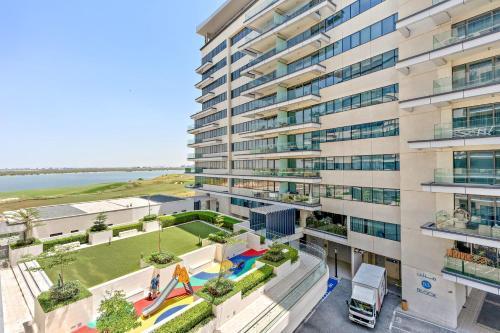 Silkhaus Luxury 1BDR Yas Island with Beach Access