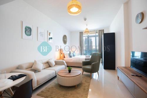 Bloomfields Spectacular Stu Julphar Al Reem