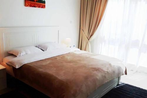 BOOK ME! 2 BR Beach Front (City View) - Tap to explore photos