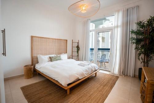 Glamorous Modern 2BHK in Yas Island 324
