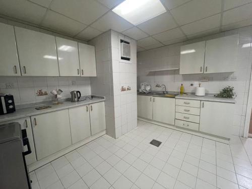Seer Furnished Apartments صير للشقق المفروشة - Tap to explore photos