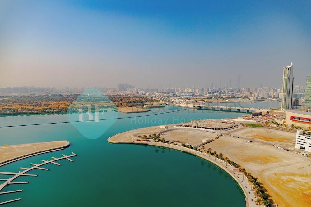 Bloomfields Grandeur 3BR in Wave Tower