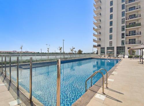 Silkhaus Vacation Homes Luxury 1BDR with easy access to the Canal - Tap to explore photos