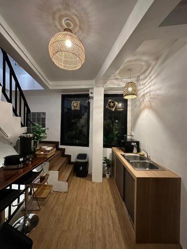 Thai Siwilai Hostel By TCD - Tap to explore photos