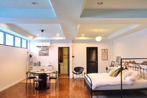 Spacious Design Loft with Rooftop - Tap to explore photos