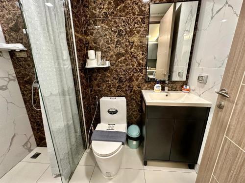 Arcadia Condo with Pool access-E & Gym-Sauna and Fast NET - Tap to explore photos