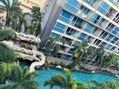 Centara avenue studio room poolview 6th floor - Tap to explore photos