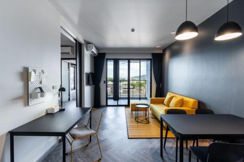 Blu Monkey Hub and Hotel Krabi Town Room Type - Deluxe Family King Bed & Bunk Bed with Living, Free 24hrs. Co-working space Blu Monkey Hub and Hotel Krabi Town Room Type - Deluxe Family King Bed & Bunk Bed with Living, Free 24hrs. Co-working space