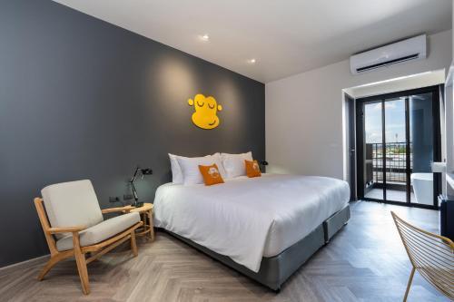 Blu Monkey Hub and Hotel Krabi Town Room Type - Deluxe King Bed with Outside Bathtub, Free 24hrs. Co-working space Blu Monkey Hub and Hotel Krabi Town Room Type - Deluxe King Bed with Outside Bathtub, Free 24hrs. Co-working space