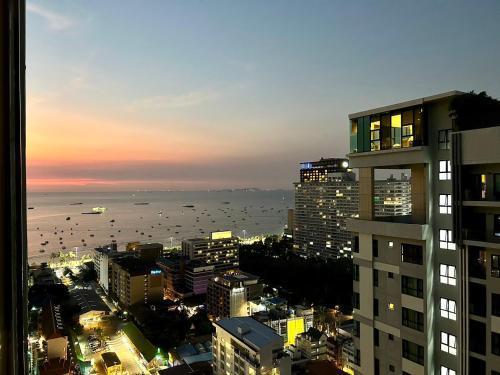 The Base Central Pattaya Super condo