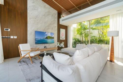 Luxury villa 3 bedroom near Bangtao beach - Tap to explore photos