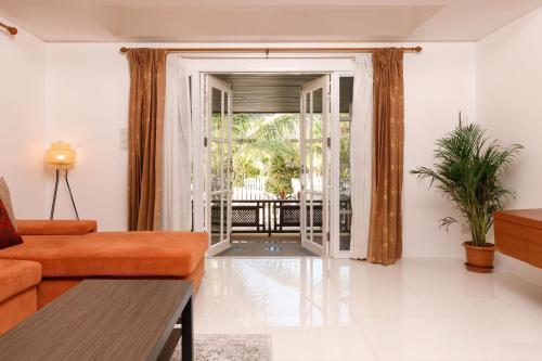 Villa with pool, garden and terrace - Kamala #123 - Tap to explore photos