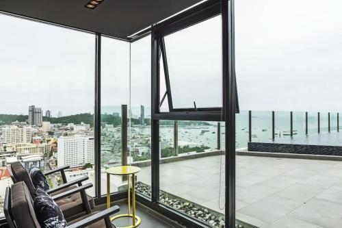 The base B condo central Pattaya - Tap to explore photos