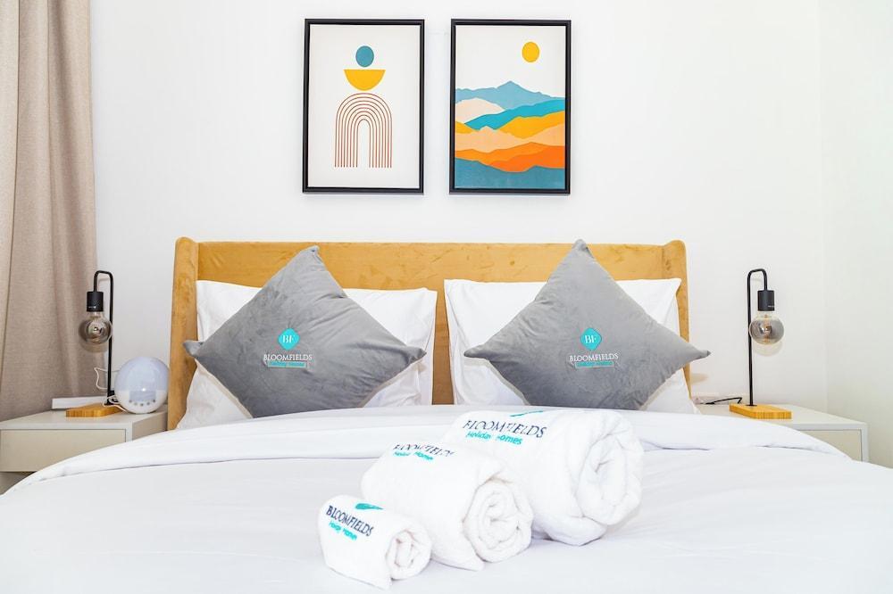 Bloomfields Spacious 2BR Duplex in Oasis